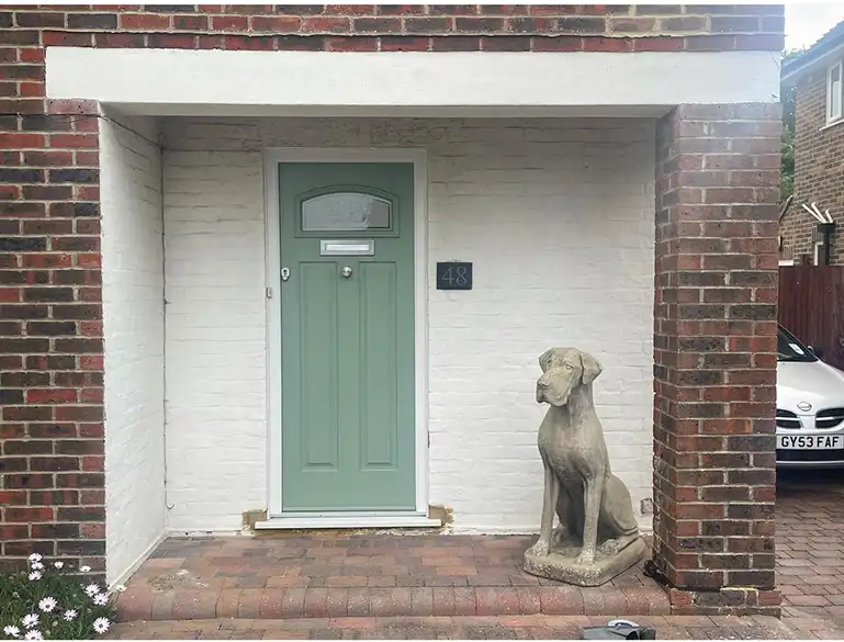 brick_paint_removal_maidstone_front_porch_brfore.webp